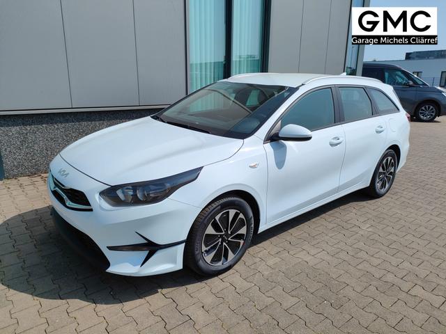 Kia Ceed Sportswagon Spin 1.5 T-GDI 140PS 6-Gang, Weiß, 16" Alufelgen, Klimaanlage, Winter-Paket, Navigationssystem 10,25", Parksensoren hinten, Rückfahrkamera, Tempomat, Dachreling, Beheiztes Lederlenkrad, ZV mit Fernbedienung, Reserve-Notrad 