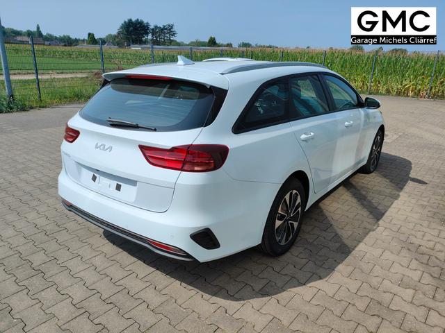 Kia Ceed Sportswagon Spin 1.5 T-GDI 140PS 6-Gang, Weiß, 16" Alufelgen, Klimaanlage, Winter-Paket, Navigationssystem 10,25", Parksensoren hinten, Rückfahrkamera, Tempomat, Dachreling, Beheiztes Lederlenkrad, ZV mit Fernbedienung, Reserve-Notrad 