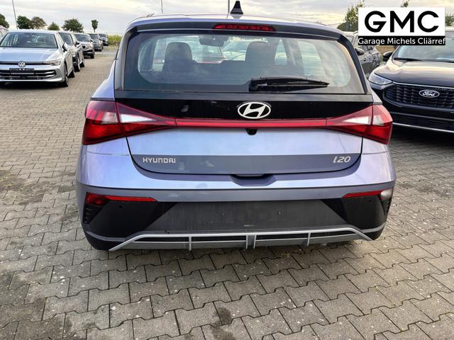 Hyundai i20 Comfort 1.2i 79PS, META-BLUE METALLIC, 5 Jahre Garantie, NAVIGATION 10,25", Klima, Parksensoren hinten, Rückfahrkamera, Alarm, Lederlenkrad, Tempomat, Armlehne vorne, Reserverad, 4x elektr. Fensterheber, Fernlicht-Assistent 