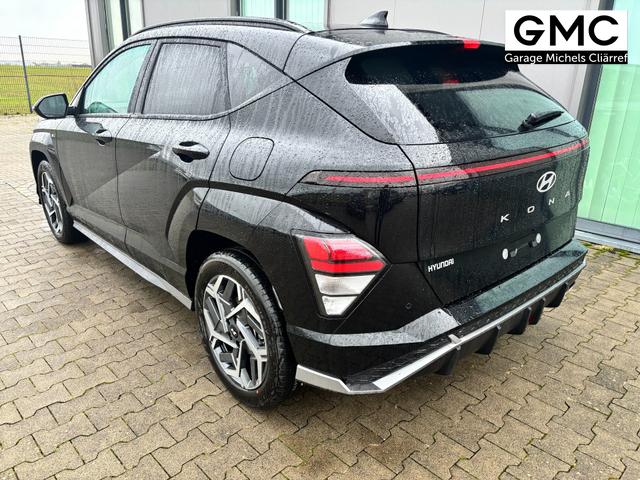 Hyundai KONA N Line 1.6 T-GDI 150PS, Schwarz-Metallic, 18" ALU, Privacy-Glas, Winter-Paket, 2-Zonen-Klimaautomatik, Dachreling, Lederlenkrad, Tempomat, NAVIGATION 12,3", Parksensoren vorrn/hinten, R&uuml;ckfahrkamera, Alarm, LED-Scheinwerfer, Smart Key, Armlehne vorn 