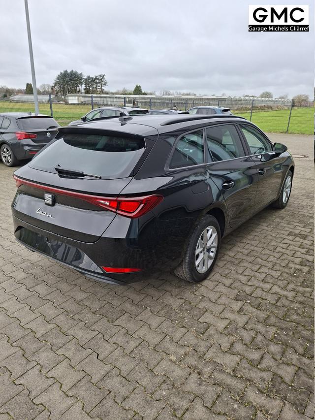 Seat Leon Sportstourer Style 1.5 TSI 115PS, SCHWARZ-METALLIC, 5 Jahre Garantie, 16" ALU, MATRIX-LED, Privacy-Glas, Winter-Paket, 3-Zonen-Climatronic, ParkAssist, Parksensoren v/h, R&uuml;ckfahrkamera, Radio 10,4" + Full-Link, Tempomat, M-Lederlenkrad, variabler Ladeboden 