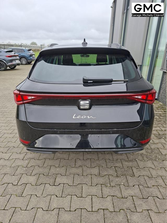 Seat Leon Sportstourer Style 1.5 TSI 115PS, SCHWARZ-METALLIC, 5 Jahre Garantie, 16" ALU, MATRIX-LED, Privacy-Glas, Winter-Paket, 3-Zonen-Climatronic, ParkAssist, Parksensoren v/h, R&uuml;ckfahrkamera, Radio 10,4" + Full-Link, Tempomat, M-Lederlenkrad, variabler Ladeboden 