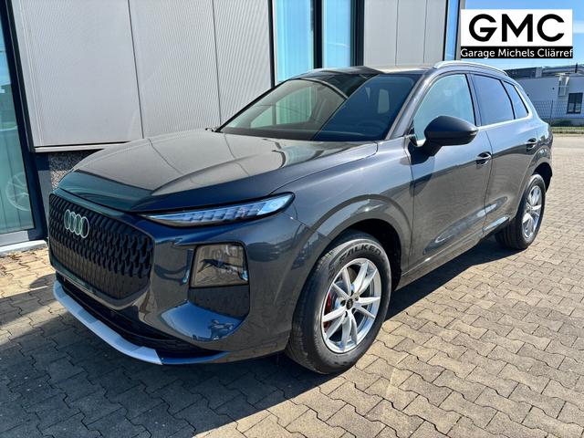 Audi Q3 Basis 2.0 TFSI quattro (Allrad) 204PS S-Tronic (Automatik), TECHPAKET PRO, Grau-Metallic, DIGITALE MATRIX-LED, Sportsitze, Elektr. Heckklappe, MMI Navigation plus, Sitzheizung, Klimaautomatik, ParkAssist Parksensoren, Privacy-Glas 