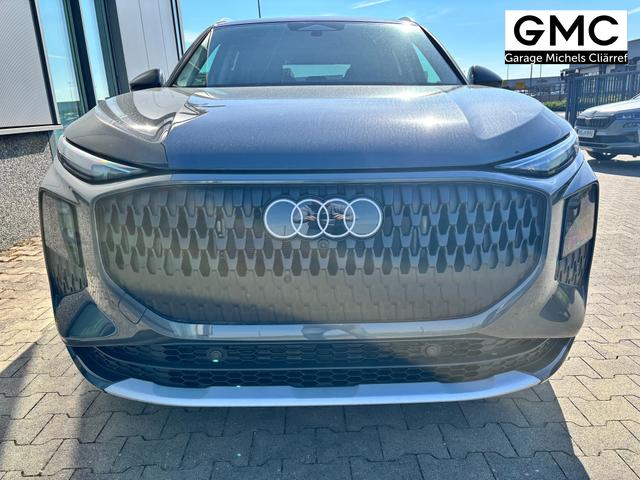 Audi Q3 Basis 2.0 TFSI quattro (Allrad) 204PS S-Tronic (Automatik), TECHPAKET PRO, Grau-Metallic, DIGITALE MATRIX-LED, Sportsitze, Elektr. Heckklappe, MMI Navigation plus, Sitzheizung, Klimaautomatik, ParkAssist Parksensoren, Privacy-Glas 
