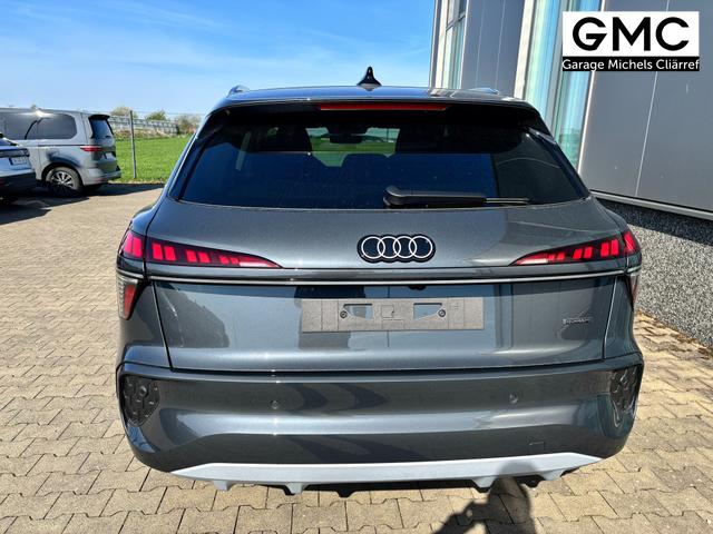 Audi Q3 Basis 2.0 TFSI quattro (Allrad) 204PS S-Tronic (Automatik), TECHPAKET PRO, Grau-Metallic, DIGITALE MATRIX-LED, Sportsitze, Elektr. Heckklappe, MMI Navigation plus, Sitzheizung, Klimaautomatik, ParkAssist Parksensoren, Privacy-Glas 