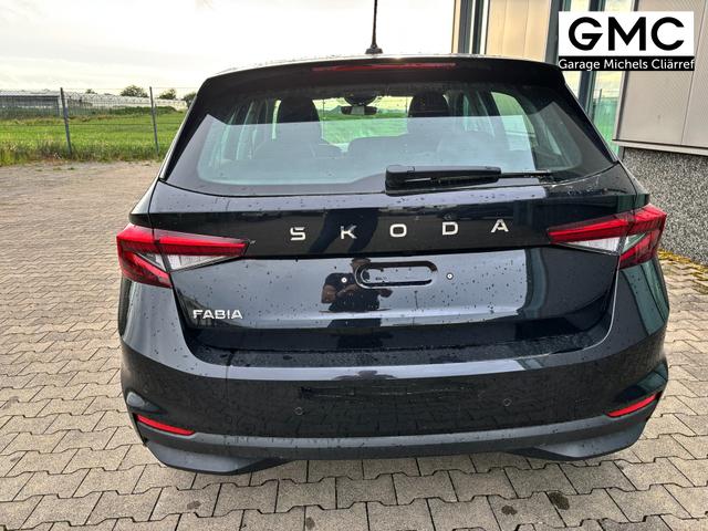 Skoda Fabia Extra Plus 1.0 TSI 116PS, 5 Jahre Garantie, BLACK-MAGIC METALLIC, CLIMATRONIC, BEHEIZTE FRONTSCHEIBE, SITZHEIZUNG, M-Lederlenkrad BEHEIZT, 15" ALU, Parksensoren hinten, R&uuml;ckfahrkamera, Infotainment 8", Virtual Cockpit, Tempomat, NSW, Wireless SmartLink 