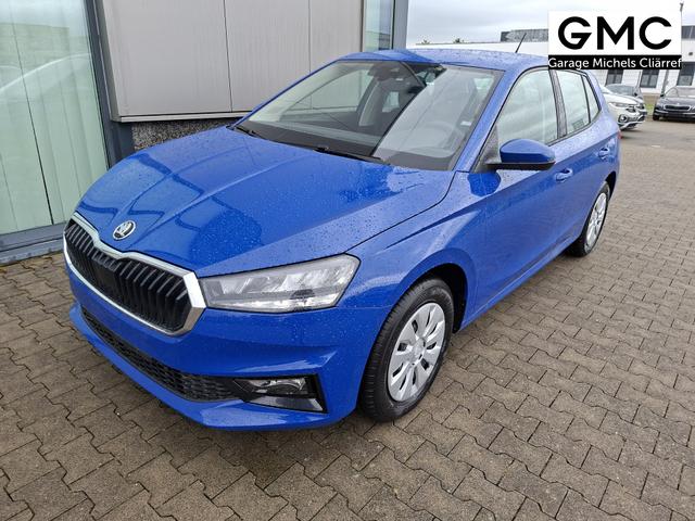 Skoda Fabia Extra 1.0 80PS, 5 Jahre Garantie, Energy-Blau, Klimaanlage, Parksensoren hinten, Infotainment 8", Virtual Cockpit, LED-Scheinwerfer, Nebelscheinwerfer, Wireless SmartLink (Navi-Funktion &uuml;ber Smartphone), Armlehne vorn, Fu&szlig;matten 