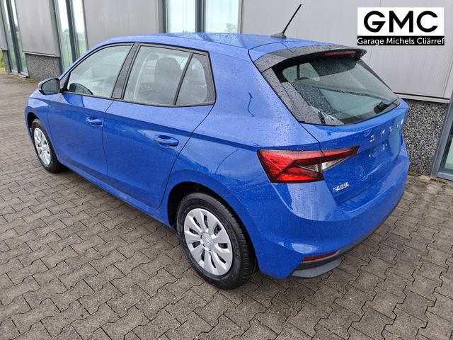 Skoda Fabia Extra 1.0 80PS, 5 Jahre Garantie, Energy-Blau, Klimaanlage, Parksensoren hinten, Infotainment 8", Virtual Cockpit, LED-Scheinwerfer, Nebelscheinwerfer, Wireless SmartLink (Navi-Funktion &uuml;ber Smartphone), Armlehne vorn, Fu&szlig;matten 