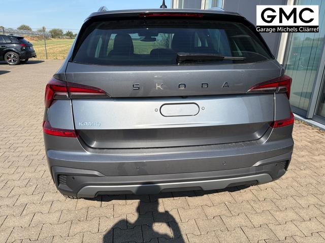 Skoda Kamiq Selection 1.0 TSI 115PS, 5J GARANTIE, Grau-METALLIC, ELEKTR. HECKKLAPPE, ANH&Auml;NGERKUPPLUNG, BEH. FRONTSCHEIBE, Sitzheizung, Lenkradheizung, Ladeboden var, ACC, SIDE Assist, Virtual Cockpit 10", Parksensoren v/h, Kamera, KESSY, Privacy-Glas, 16" Alu, Climatronic 