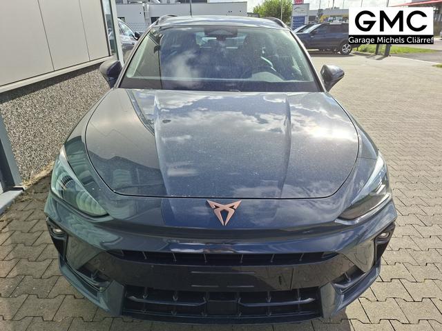 Cupra Leon Sportstourer Basis 1.5 eTSI 150PS DSG (AUTOMATIK), Fjord-Blau, ANH&Auml;NGERKUPPLUNG, ELEKTR. HECKKLAPPE, KESSY, ALARM, R&Uuml;CKFAHRKAMERA, 18" Alu, Sitzheizung, M-Lederlenkrad beheizt, Parksensoren vorne und hinten, Adaptiver Tempomat, 3-Zonen-Climatronic, Radio 12,9" + Full Link 