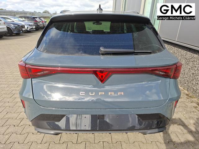 Cupra Leon Sportstourer Basis 1.5 eTSI 150PS DSG (AUTOMATIK), Fjord-Blau, ANH&Auml;NGERKUPPLUNG, ELEKTR. HECKKLAPPE, KESSY, ALARM, R&Uuml;CKFAHRKAMERA, 18" Alu, Sitzheizung, M-Lederlenkrad beheizt, Parksensoren vorne und hinten, Adaptiver Tempomat, 3-Zonen-Climatronic, Radio 12,9" + Full Link 