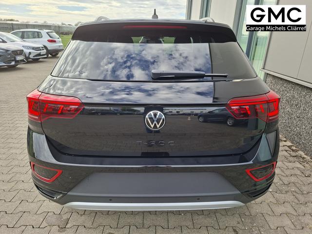 Volkswagen T-Roc Style Modell 2025, 1.5 TSI 150PS DSG, Schwarz-Met, Elektr. Heckklappe, ACC, Virtual Cockpit, Climatronic, ParkAssist, Parksensoren v/h, R&uuml;ckfahrkamera, Sitzheizung, Privacy-Glas, M-Lederlenkrad beheizt, 19" ALU "Misano" schwarz, IQ LIGHT MATRIX, Keyless 