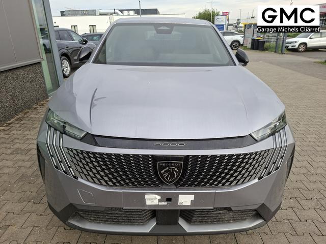 Peugeot 3008 Allure Hybrid 145PS e-DCS6 (Automatik), Grau-Metallic, ANH&Auml;NGERKUPPLUNG, Panorama-Navigations-Paket, Grip-Control-Paket, 19" ALU, Beh. Frontscheibe, Trennnetz, Adaptiver Tempomat, Toter-Winkel, 360&deg;Kamera, Parksensoren vorn/hinten, Lenkradheizung, Alarmanlage 
