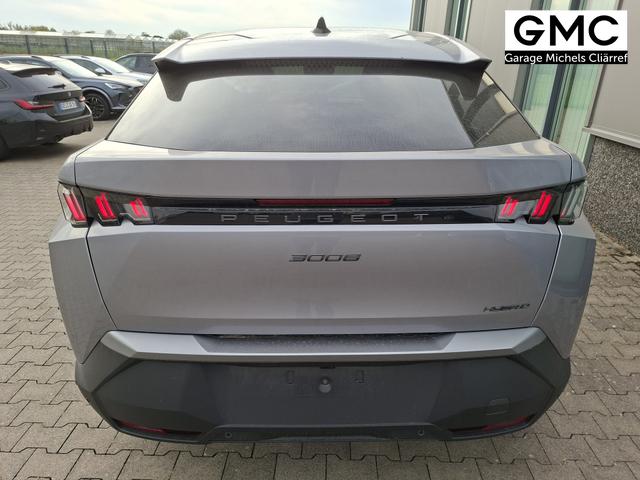 Peugeot 3008 Allure Hybrid 145PS e-DCS6 (Automatik), Grau-Metallic, ANH&Auml;NGERKUPPLUNG, Panorama-Navigations-Paket, Grip-Control-Paket, 19" ALU, Beh. Frontscheibe, Trennnetz, Adaptiver Tempomat, Toter-Winkel, 360&deg;Kamera, Parksensoren vorn/hinten, Lenkradheizung, Alarmanlage 