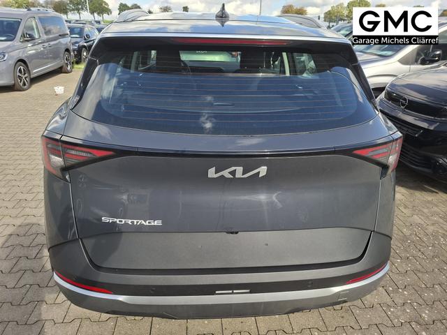 Kia Sportage Silver 1.6 T-GDI 150PS AUTOMATIK, Penta-Metal Grau METALLIC, 2-Zonen-Klimaautomatik, Navigation 12,3", Parksensoren vorn/hinten, R&uuml;ckfahrkamera, 17" Alufelgen, Winterpaket/Sitzheizung vorne, Beheiztes Lederlenkrad, ACC Tempomat, Alarm, Dachreling Chrom 