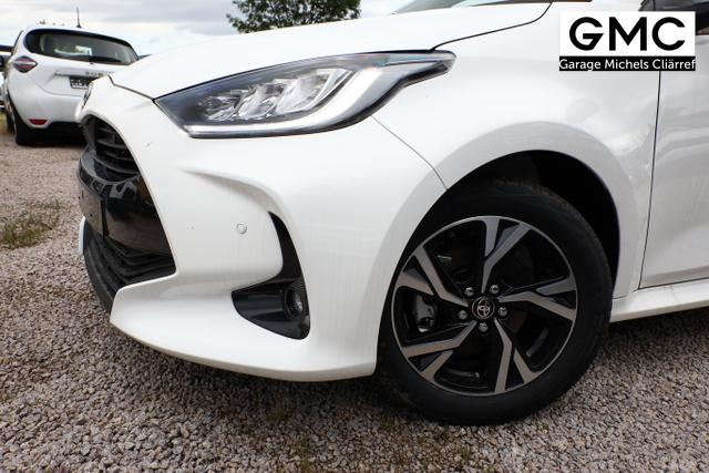 Toyota Yaris LED DigiC Privacy ACC Kam 16"LM CarPlay 
