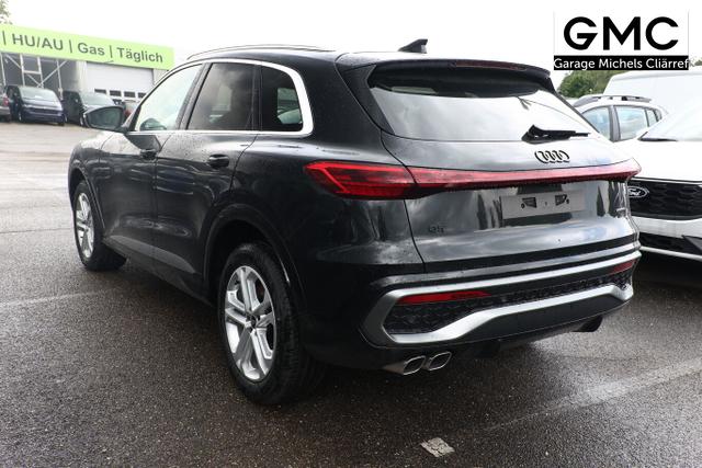 Audi Q5 S line TDI 204 Tech Pano PrivG VirCo+ eHK 19Z 