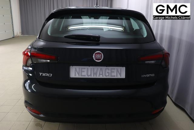 Tipo 5-Türer MY22 TIPO 5-Türer City Life Hybrid 1.5 GSE 96kW (130PS) DCT718 - Cinema Schwarz 645 - Stoff Schwarz "316 Rückfahrkamera mit dynamischen Führungslinien 452 Sitzheizung vorn 5CD Cinema Schwarz 7QC Uconnect™ NAV Navigationssystem und digitalem Audioempfang DAB+"