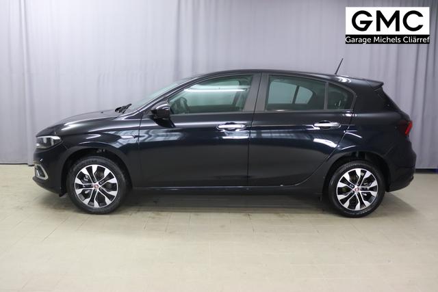 Tipo 5-Türer MY22 TIPO 5-Türer City Life Hybrid 1.5 GSE 96kW (130PS) DCT718 - Cinema Schwarz 645 - Stoff Schwarz "316 Rückfahrkamera mit dynamischen Führungslinien 452 Sitzheizung vorn 5CD Cinema Schwarz 7QC Uconnect™ NAV Navigationssystem und digitalem Audioempfang DAB+"