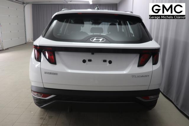 Hyundai Tucson 1.6 T-GDI 6MT 2WD Family MY23 110kW Polar White Sitzpolsterung in Stoff Schwarz