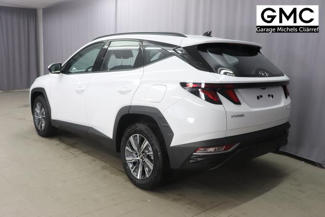 Hyundai Tucson 1.6 T-GDI 6MT 2WD Family MY23 110kW Polar White Sitzpolsterung in Stoff Schwarz