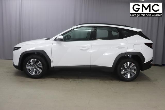 Hyundai Tucson 1.6 T-GDI 6MT 2WD Family MY23 110kW Polar White Sitzpolsterung in Stoff Schwarz