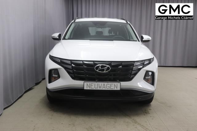 Hyundai Tucson 1.6 T-GDI 6MT 2WD Family MY23 110kW Polar White Sitzpolsterung in Stoff Schwarz