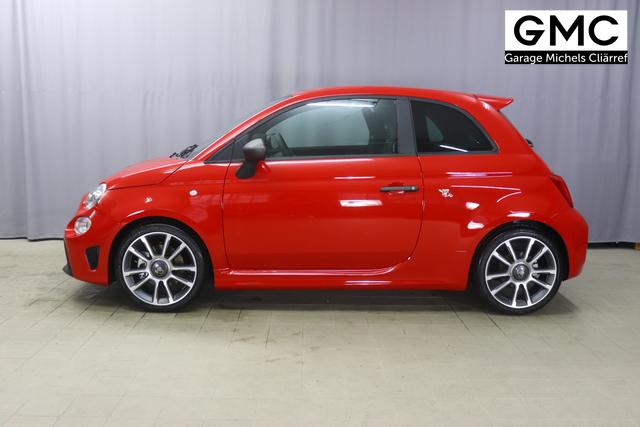 595 & 695 MY23 595 1.4 T-Jet 121 kW (165 PS) MT 111 - Passione Rot 557 - Integral-Sportsitze Leder Schwarz "3L3 Komfort-Paket: Bi-Xenon Scheinwerfer, Beats® Audio Soundsystem 3L4 Tech-Paket 5CJ Passione Rot 9SV, Gutschrift Mopar BMC Sportluftfilter und Tankdeckel aus Aluminium A67 Linea Turismo"