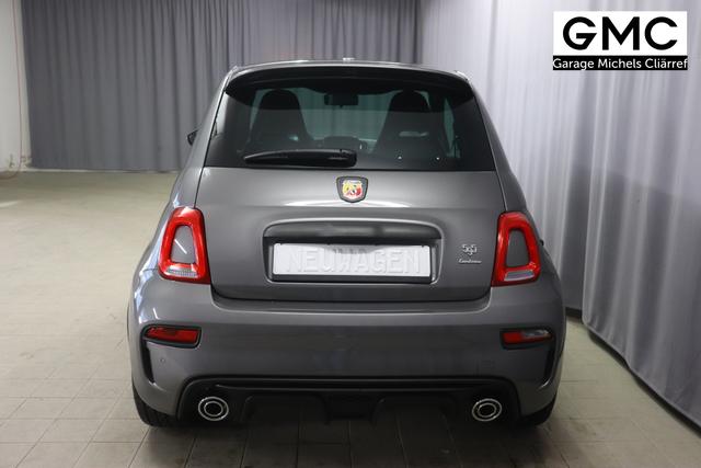 595 & 695 MY23 595 1.4 T-Jet 121 kW (165 PS) MT 695 - Record Grau 557 - Integral-Sportsitze Leder Schwarz "3L3 Komfort-Paket: Bi-Xenon Scheinwerfer, Beats® Audio Soundsystem 3L4 Tech-Paket 5DP Record Grau 9SV, Gutschrift Mopar BMC Sportluftfilter und Tankdeckel aus Aluminium A67 Linea Turismo"