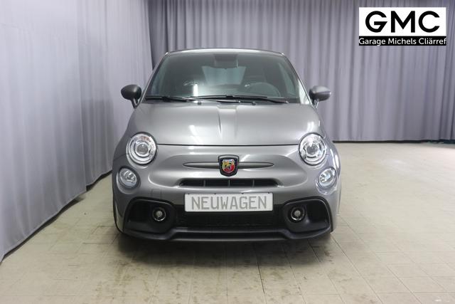 595 & 695 MY23 595 1.4 T-Jet 121 kW (165 PS) MT 695 - Record Grau 557 - Integral-Sportsitze Leder Schwarz "3L3 Komfort-Paket: Bi-Xenon Scheinwerfer, Beats® Audio Soundsystem 3L4 Tech-Paket 5DP Record Grau 9SV, Gutschrift Mopar BMC Sportluftfilter und Tankdeckel aus Aluminium A67 Linea Turismo"