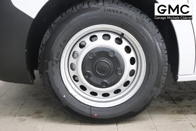 Fiat Scudo L3 2.0 145PS MT 549 - WEISS 969 - Standard Sitze "980 vollwertiges Ersatzrad 9A1 Pack Visibility Schweibenwischer mit Regensensor Elektrische und beheizbare Außenspiegel, anklappbar Nebelscheinwerfer Serie: 516 Heckflügeltüren 450 Höhenverstellbarer Fahrersitz 056 Berganfahrhilfe 149 Trennwand ohne Fenster 025 Klimaanlage"