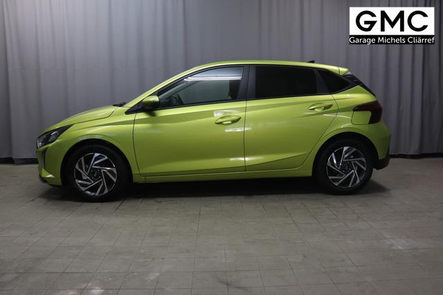 Hyundai i20 Family 1.0 T-GDI 73 kW (100 PS) Navigationssystem, Klimaautomatik, Sitzheizung, Lenkradheizung, Radio mit DAB, Apple CarPlay & Android Auto, Rückfahrkamera, Einparkhilfe hinten, Lichtsensor, Spurassistent, Fernlichtassistent, Verkehrszeichenassistent uvm. 