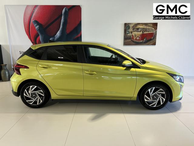 Hyundai i20 1,2 Family Lucid Lime metallic