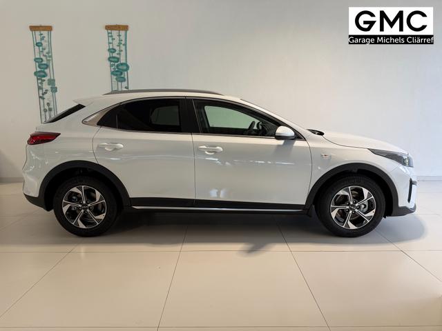 KIA XCEED Deluxe White