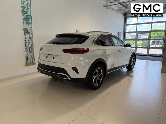 KIA XCEED Deluxe White