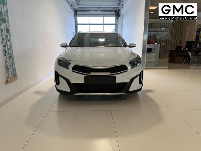 KIA XCEED Deluxe White