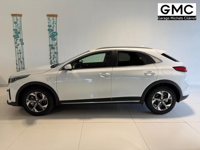 KIA XCEED Deluxe White