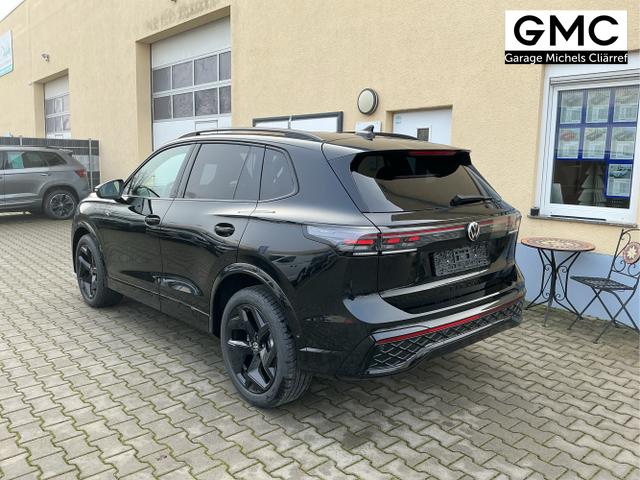 Volkswagen / Tiguan / Schwarz / R-Line / Deep Black Perleffekt / , Beispielbilder, ggf. teilweise mit Sonderausstattung