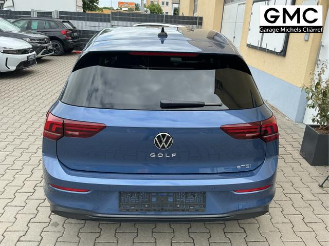 Volkswagen / Golf / Blau / Limited / Anemonenblau Metalic / , Beispielbilder, ggf. teilweise mit Sonderausstattung