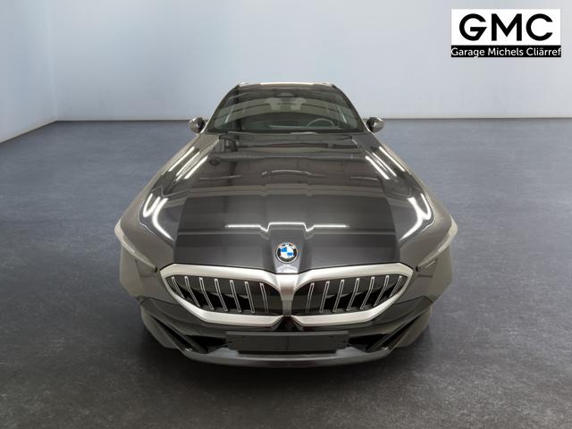 BMW 5er Touring 520i M-Sport 190PS/140kW Steptronic +AHK +20" +MSportpaket +MSportfahrwerk +DrivingAssistantPlus +AdaptiveLED +HarmanKardon +DigitalKey +ParkAssist +Sitzhzg +WirelessCharging +Sonnenschutzverglasung +ShadowLine 