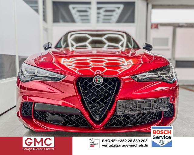 Alfa Romeo Stelvio - QUADRIFOGLIO VERDE AKRAPOVIC Technologie-Paket