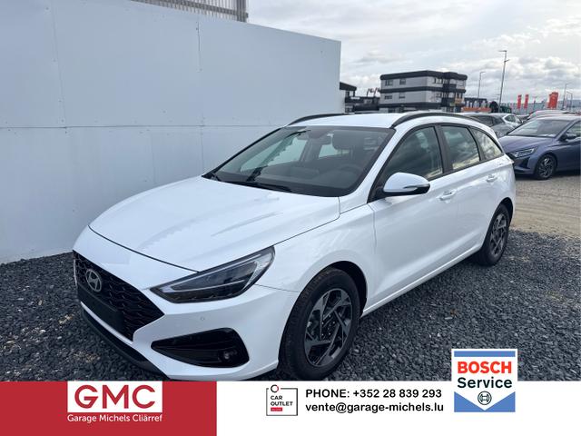 Hyundai i30 Kombi - STYLE NAVI SHZ RFK PDC v+h