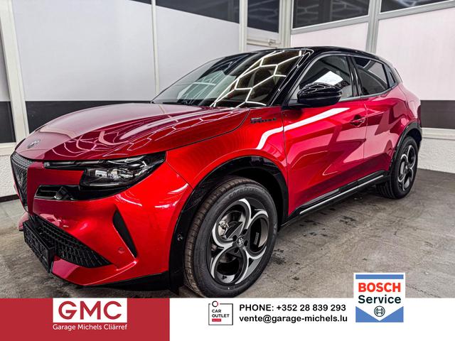 Alfa Romeo Junior - SPORT SPECIALE DCT ACC MATRIX NAVI KEYLESS