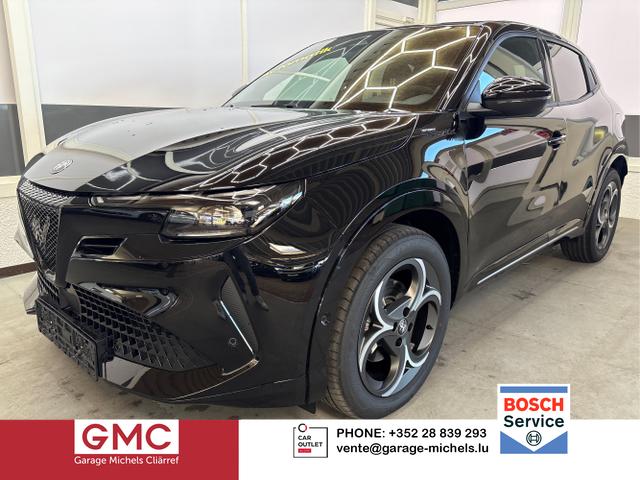 Alfa Romeo Junior - SPORT SPECIALE DCT ACC MATRIX NAVI KEYLESS