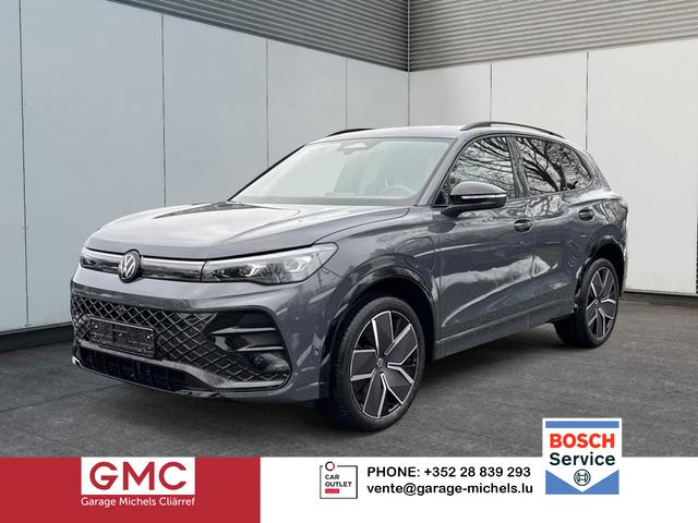 Volkswagen Tiguan - R-Line People PLUG-IN+PANO+AHK+HD MATRIX+NAVI+BLACK STYLE+20"LM+ACC