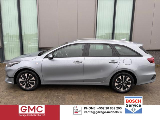 Kia Ceed Sportswagon - Spin 1.5 T-GDI 140PS 6-Gang, LUNAR-SILVER METALLIC, 16" Alu, Klimaanlage, Winter-Paket, Navi 10,25", Parksensoren hinten, Rückfahrkamera, Tempomat, Dachreling, Lederlenkrad