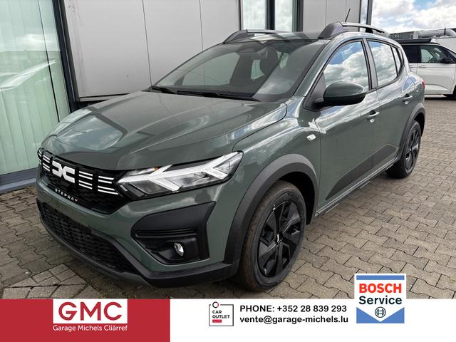 Dacia Sandero Stepway - Expression 1.0 ECO-G100 LPG-GASANLAGE/BENZIN, Safari-Grün Metallic, MEDIA NAVIGATION 8", Klimaanlage, Parksensoren hinten, Tempomat, Dachreling, Lederlenkrad, 4x elektr. Fensterheber, Armlehne, Spiegel einstell-/beheizbar, ZV mit Fernbedienung