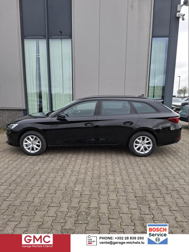 Seat Leon Sportstourer - Style 1.5 TSI 115PS, SCHWARZ-METALLIC, 5 Jahre Garantie, 16" ALU, MATRIX-LED, Privacy-Glas, Winter-Paket, 3-Zonen-Climatronic, ParkAssist, Parksensoren v/h, R&uuml;ckfahrkamera, Radio 10,4" + Full-Link, Tempomat, M-Lederlenkrad, variabler Ladeboden