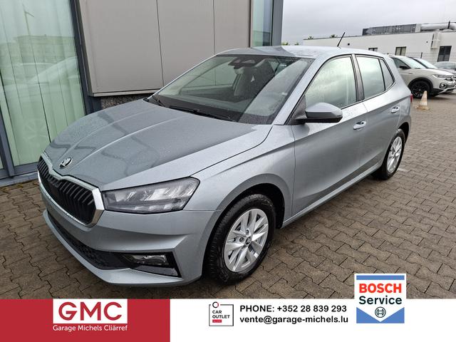 Skoda Fabia - Extra Plus 1.0 TSI 116PS, 5 Jahre Garantie, SMOKEY-SILBER METALLIC, CLIMATRONIC, BEHEIZTE FRONTSCHEIBE, SITZHEIZUNG, M-Lederlenkrad BEHEIZT, 15" ALU, Parksensoren hinten, R&uuml;ckfahrkamera, Infotainment 8", Virtual Cockpit, Tempomat, NSW, Wireless SmartLink