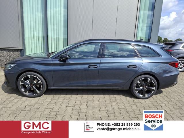 Cupra Leon Sportstourer - Basis 1.5 eTSI 150PS DSG (AUTOMATIK), GRAU-MET, ANH&Auml;NGERKUPPLUNG, ELEKTR. HECKKLAPPE, KESSY, ALARM, R&Uuml;CKFAHRKAMERA, 18" Alu, Sitzheizung, M-Lederlenkrad beheizt, Parksensoren vorne und hinten, Adaptiver Tempomat, 3-Zonen-Climatronic, Radio 12,9" + Full Link